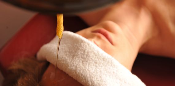 Ayurveda Stirnölguss